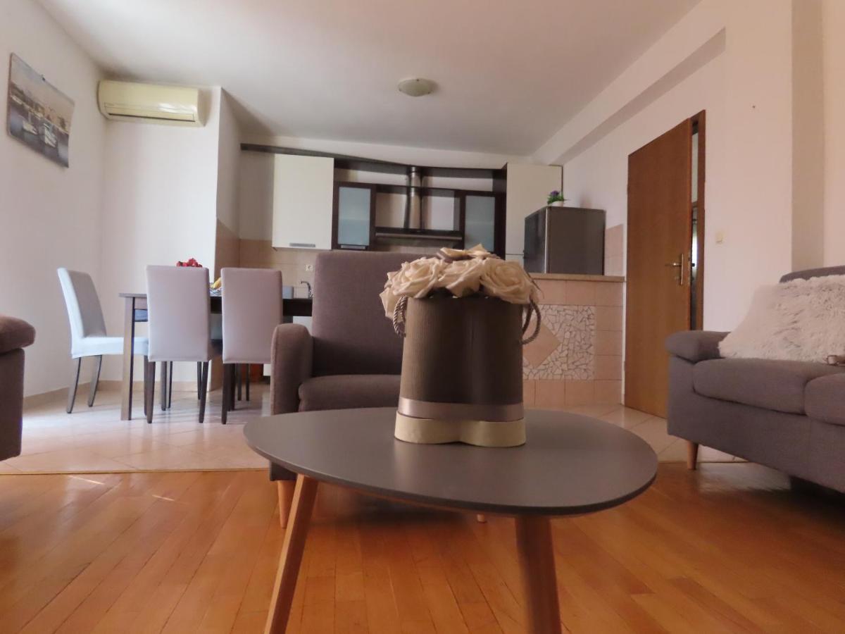 Rita Apartment